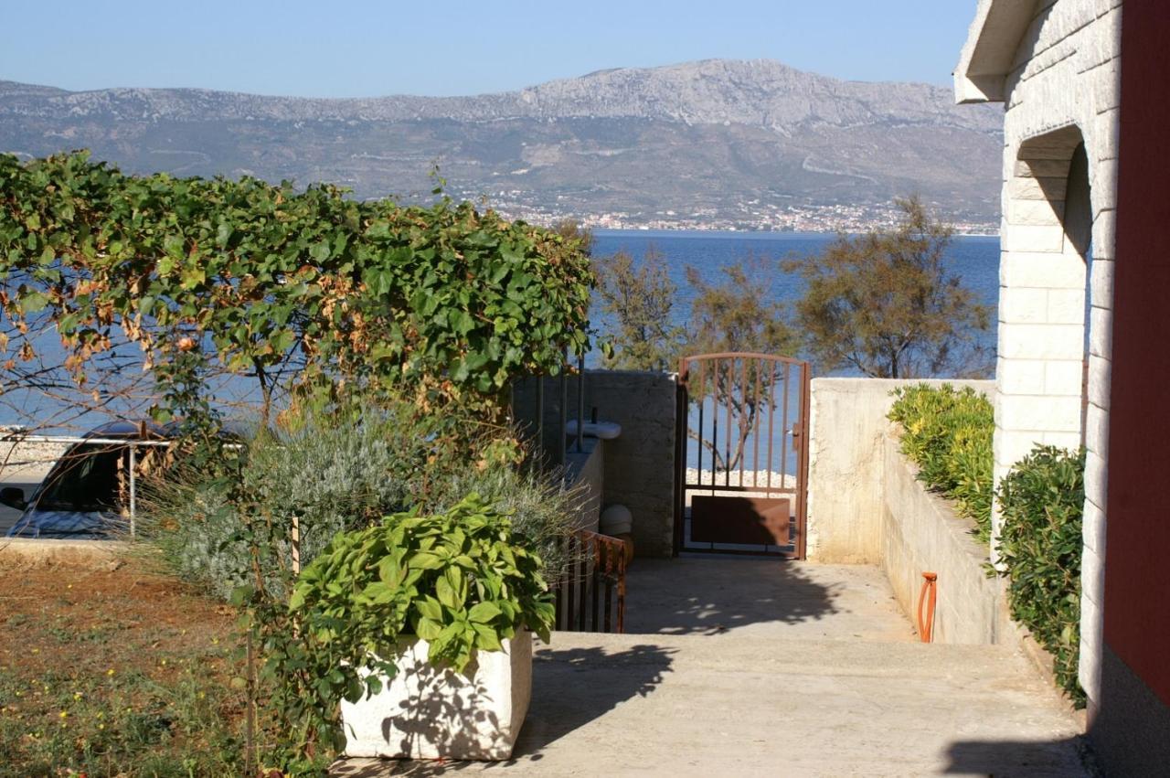 Apartments By The Sea Slatine, Ciovo - 1128 ภายนอก รูปภาพ