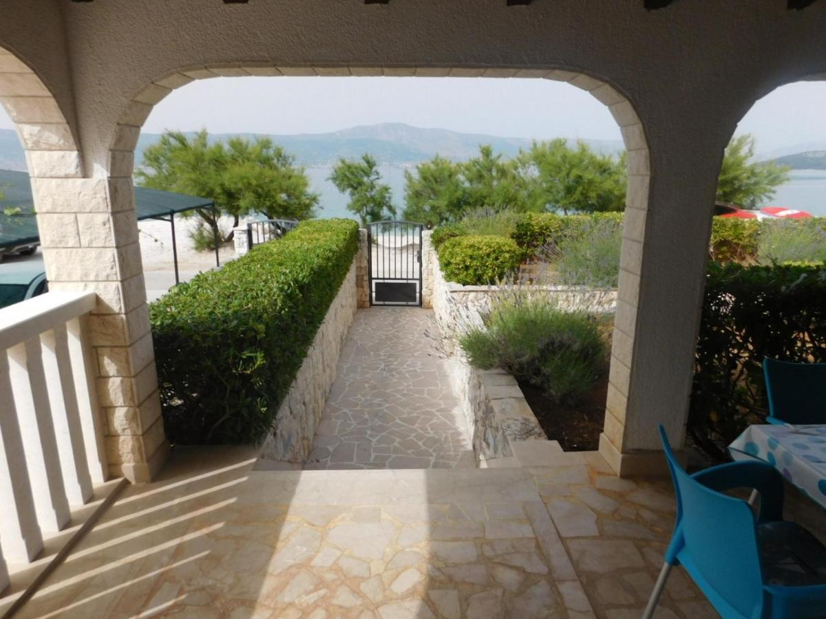 Apartments By The Sea Slatine, Ciovo - 1128 ภายนอก รูปภาพ