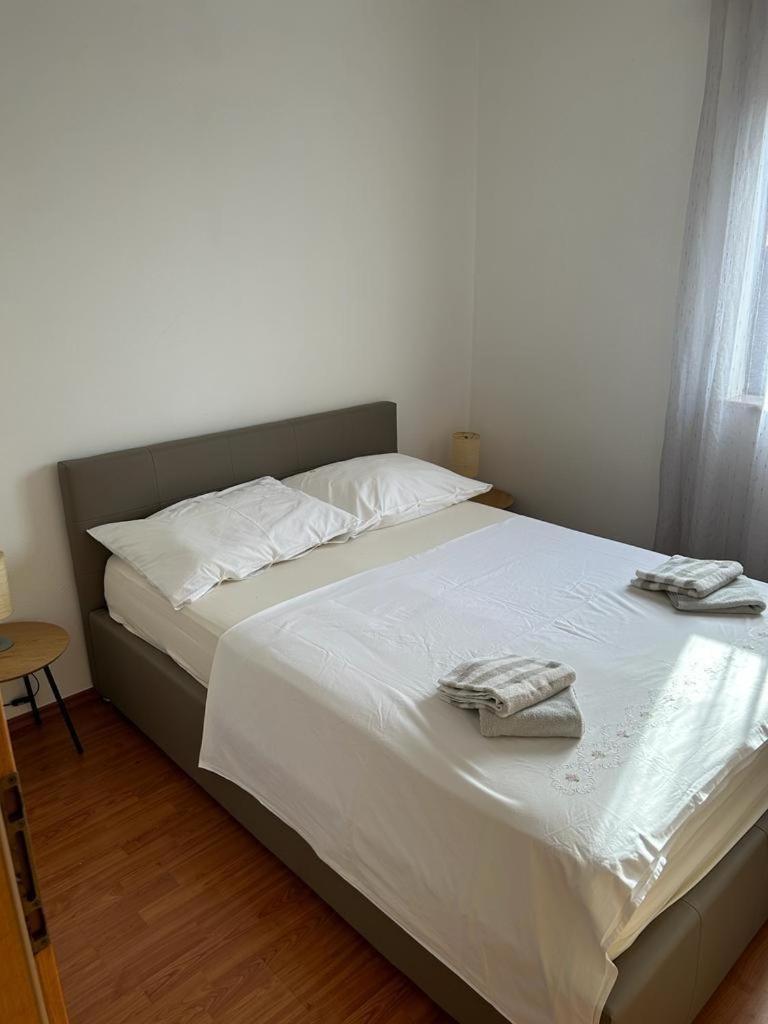 Apartments By The Sea Slatine, Ciovo - 1128 ภายนอก รูปภาพ