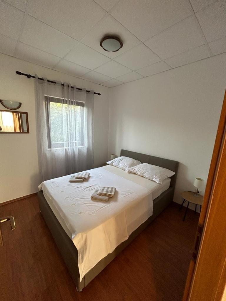 Apartments By The Sea Slatine, Ciovo - 1128 ภายนอก รูปภาพ
